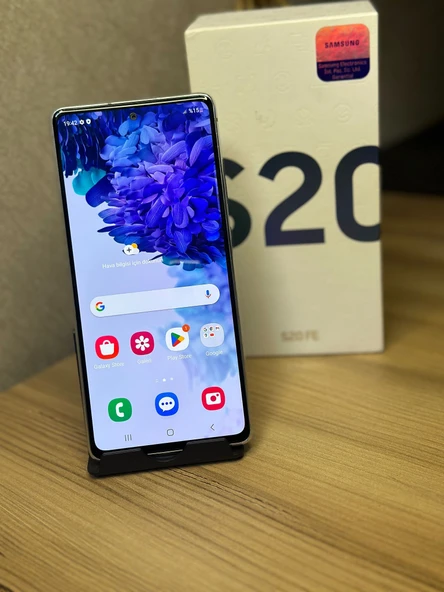 SAMSUNG GALAXY S20FE 128GB BEYAZ KUTULU ADINIZA FATURALI GARANTİLİDİR