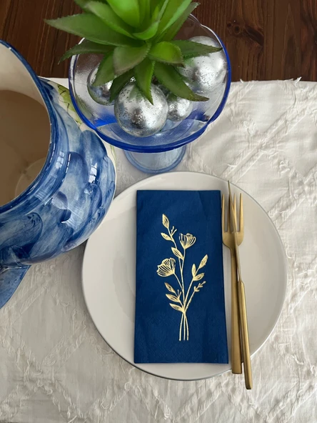 Gold Yaldızlı Lacivert Gelincik Çiçeği Baskılı Garson Katlama Peçete 16 lı ürün görseli 1