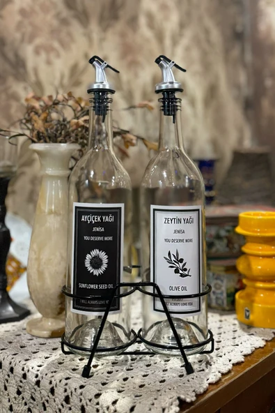 Jenisa Şeffaf 750 Ml Siyah Beyaz Etiketli Siyah Standlı Akıtıcılı Yağlık Yağdanlık - Resim 6