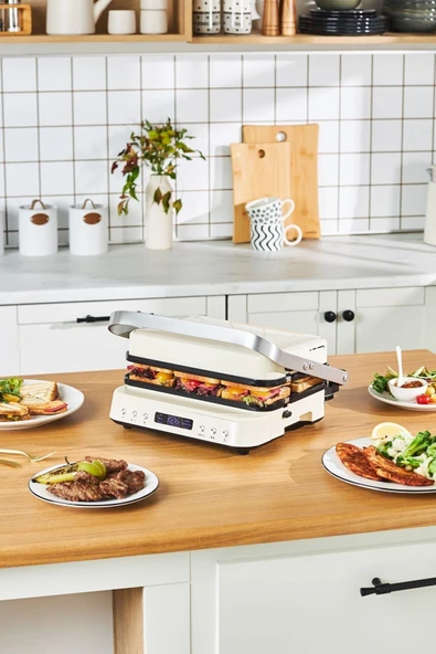 Karaca Tost Makinesi , Krep ve Izgara Karaca Çift Taraflı Plaka Kullanımı 2000W DigitalEkranlı