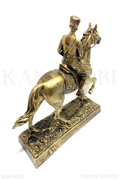 ATATÜRK AT ÜZERİNDE HEYKEL 25CM - 5