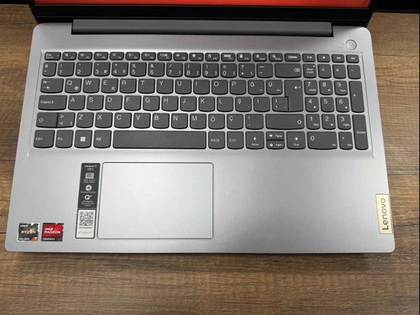 LENOVO IdeaPad 3 82KU0118TX  AMD Ryzen 7 5700U 8GB RAM 512GB SSD W10 15.6” FHD (İKİNCİ EL) - 2