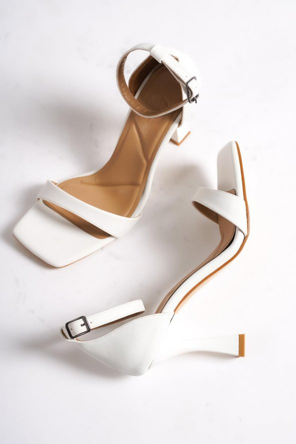 Modabuymus Beyaz Tek Bantlı Kadeh Topuk Ayakkabı - Middle