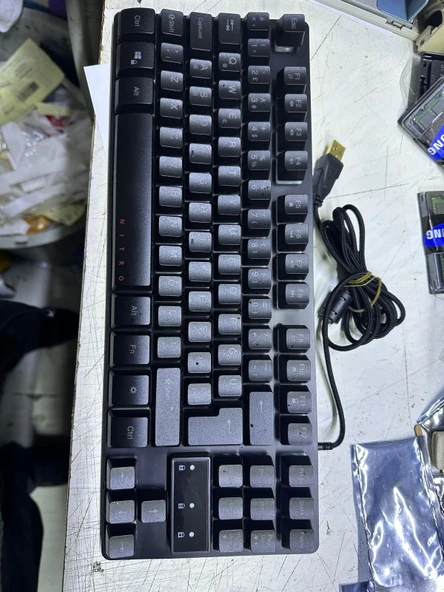 Acer Nitro Keyboard Tkl Tr NKW120 3 Bölgeli R GB Gaming Klavye 2.EL KULLANILMIŞ