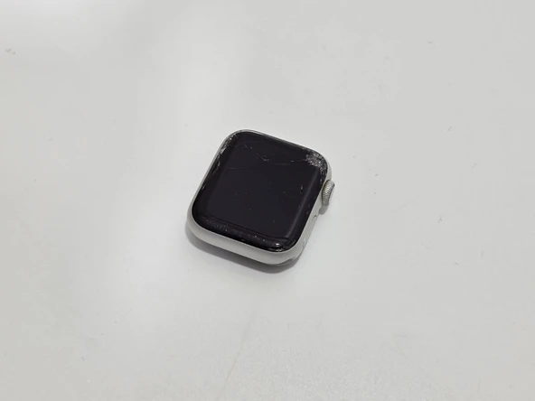 Apple Watch 4.Nesil Akıllı Kol Saati A1977 (Ekran Kilitli) W013