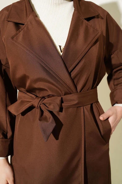 İki Düğmeli Bel Kuşaklı Trençkot Kahve - Resim 4