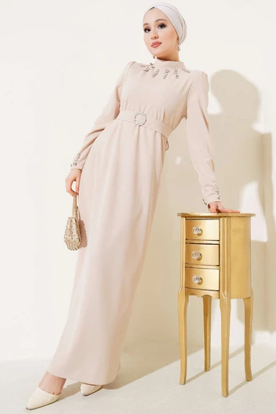 Taşlı Kemer Tokalı Elbise Bej ürün görseli 1