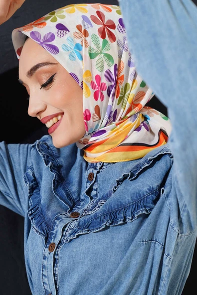 Çiçekli Kalpli Yazma Eşarp Sarı