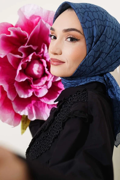 Çiçek Motif Desen Yazma Eşarp İndigo
