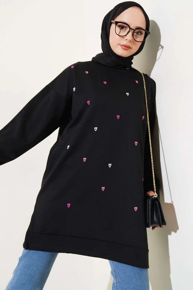 Minik Kalp Nakışlı Tunik Siyah ürün görseli