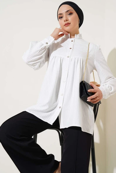 Yaka Brodeli Çizgili Gömlek Beyaz ürün görseli 1