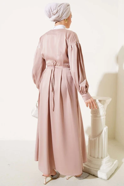 Gül Aksesuarlı Saten Elbise Bej - Resim 3