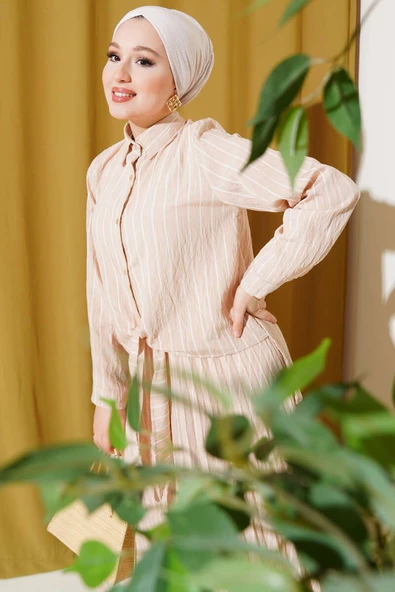 Önü Bağlamalı Çizgili Etekli Takım Bej - Resim 2