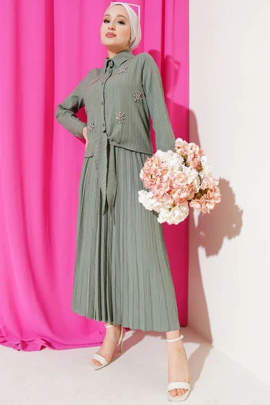 Taşlı Önü Bağlamalı Etekli İkili Takım Çağla Yeşili ürün görseli 1