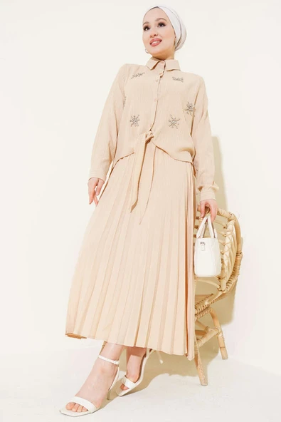 Taşlı Önü Bağlamalı Etekli İkili Takım Bej ürün görseli 1