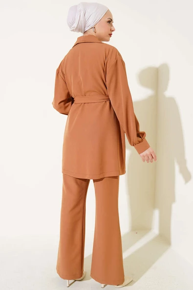 Kruvaze Yaka Kuşaklı İkili Takım Camel - Resim 3