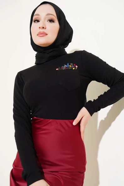 Çiçek Nakışlı Cepli Body Siyah