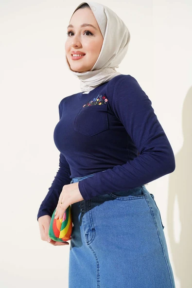 Çiçek Nakışlı Cepli Body Lacivert