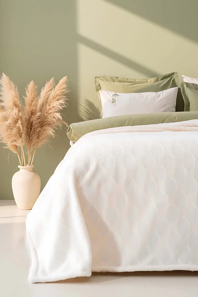 Rivaİstanbul Allen Jakarlı Raşel Geometrik Çift Kişilik Punch Yatak Örtüsü ürün görseli 1