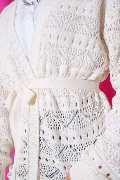 Zikzak Desenli Delikli Kuşaklı Triko Hırka Ekru - Resim 4