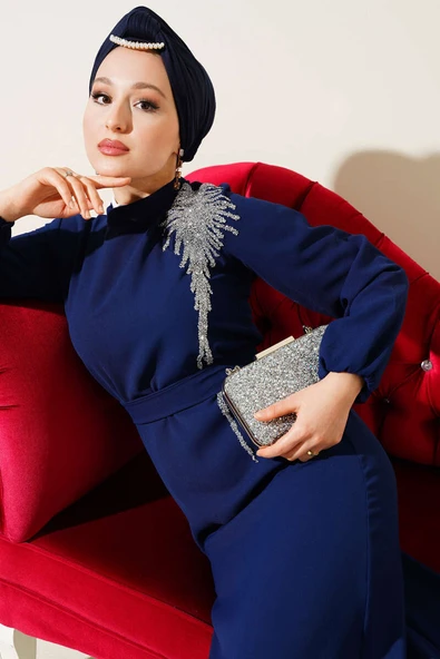 Yaka Taşlı Kuşaklı Elbise Lacivert - Resim 2