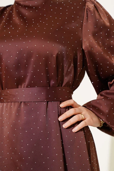 Mini Taşlı Balon Kol Saten Elbise Kahve - Resim 4