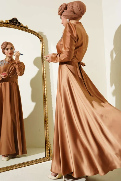Omuz Taşlı Saten Abiye Elbise Camel