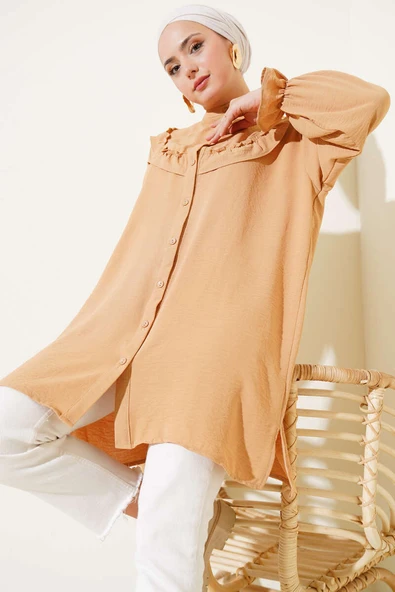 V Fırfırlı Gömlek Camel ürün görseli 1