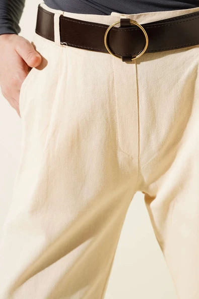 Kemerli Dar Paça Gabardin Pantolon Kum Bej - Resim 4