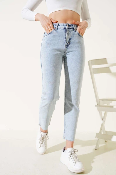 Kalp Taşlı Kesik Dar Paça Kot Pantolon Kar Açık ürün görseli 1