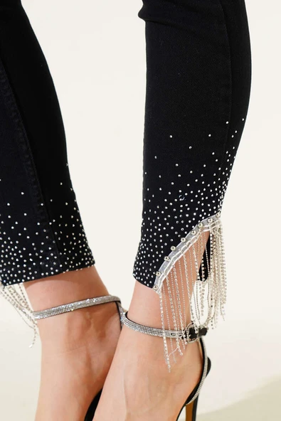 Püskül Taşlı Dar Paça Kot Pantolon Siyah - Resim 4