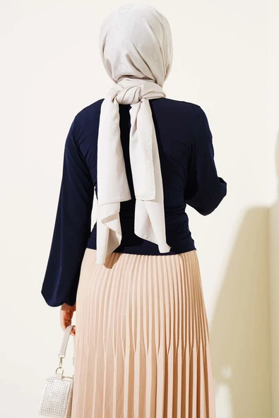 Bilek Lastikli Çapraz Büzgülü Bluz Lacivert - Resim 3