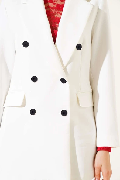 Kruvaze Yaka Düğmeli Astarlı Blazer Ceket Beyaz - Resim 4