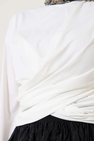 Bilek Lastikli Çapraz Büzgülü Bluz Ekru - Resim 4
