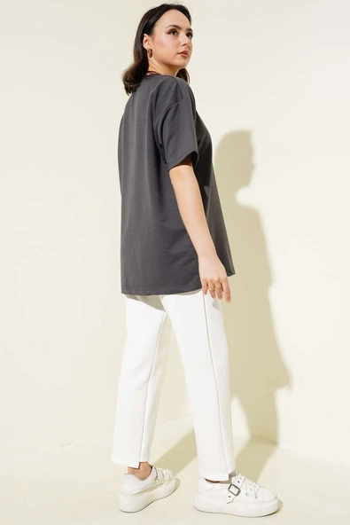 Yaka Kalp Nakışlı Salaş T-shirt Füme - 3