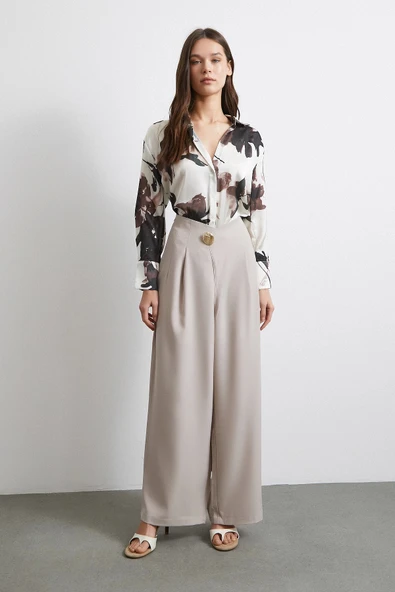 Düğme Detaylı Pensli Dökümlü Pantolon Bej - Resim 2