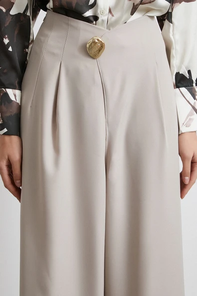 Düğme Detaylı Pensli Dökümlü Pantolon Bej - Resim 5