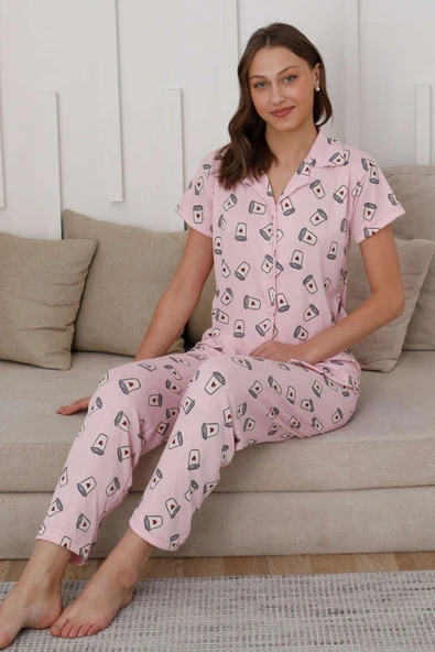 Kahve Bardağı Desen Düğmeli Pijama Takımı Pembe