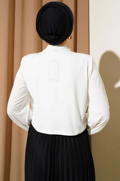 Omuz Vatkalı Degaje Yaka Sandy Bluz Ekru - Resim 3