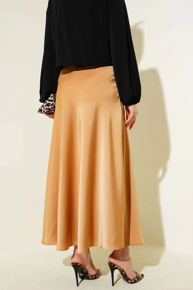 Bel Lastikli Saten Kloş Etek Camel - Resim 3