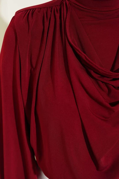 Omuz Vatkalı Degaje Yaka Sandy Bluz Bordo - Resim 4