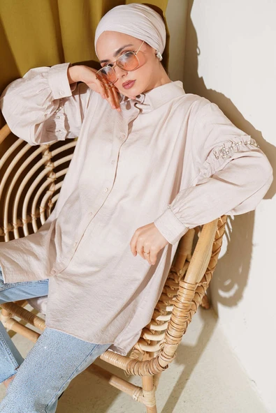 Kolu İnci Detaylı Gömlek Bej ürün görseli 1