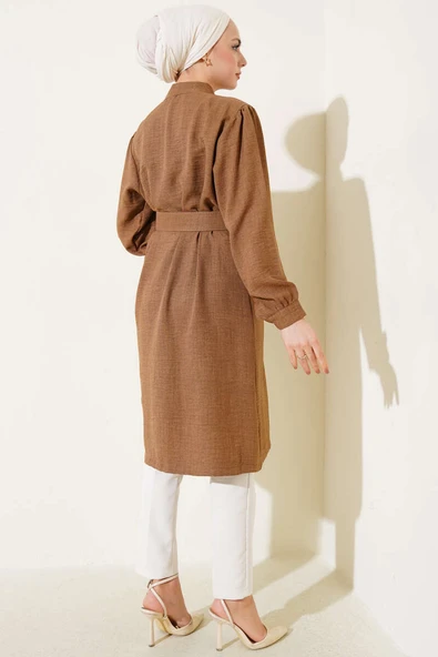 Hakim Yaka Kemerli Uzun Gömlek Kahve - Resim 3