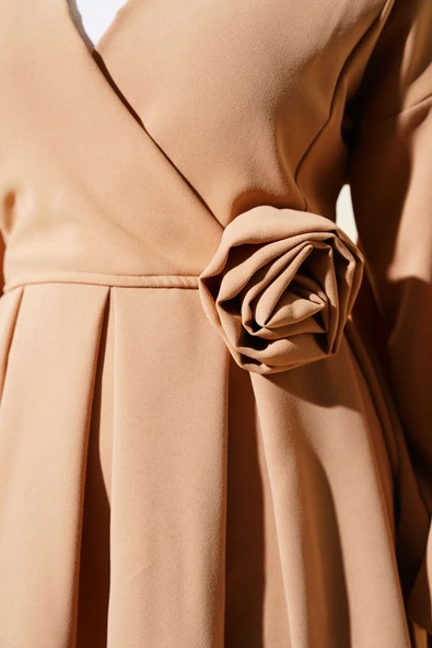 Gül Aksesuarlı Pileli Tunik İkili Takım Latte - Resim 4