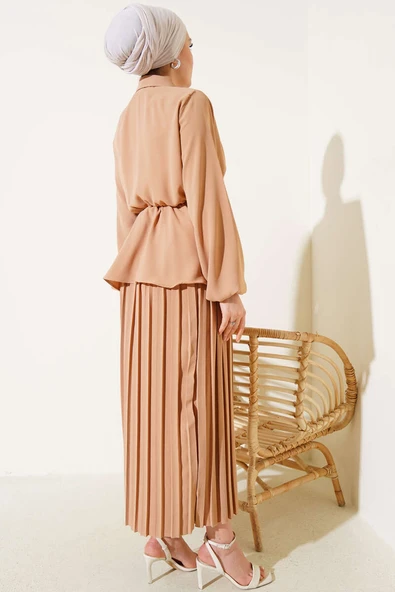 Bel Lastikli Bağlamalı Pilise Etekli Takım Latte - Resim 3