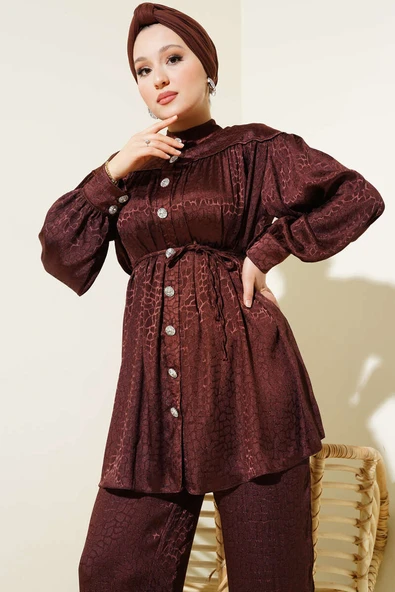 Taş Düğmeli Desenli Jakar İkili Takım Kahve - Resim 2