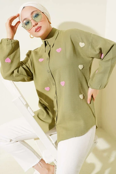 Kalp Nakışlı Keten Gömlek Haki ürün görseli 1