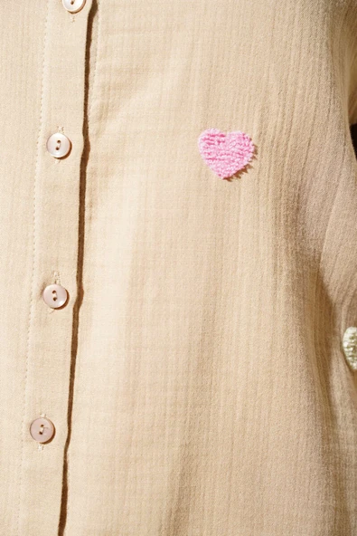 Kalp Nakışlı Keten Gömlek Latte - 4