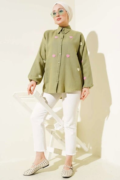 Kalp Nakışlı Keten Gömlek Haki - Resim 2