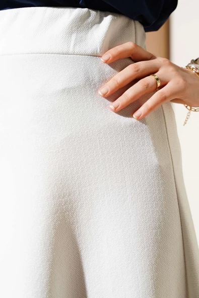 Beli Lastikli Kloş Basic Etek Beyaz - Resim 4